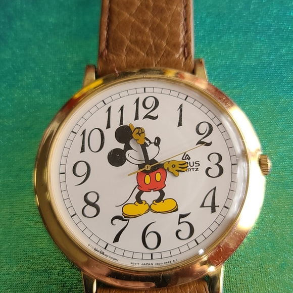 Watch - Picture 3 of 3